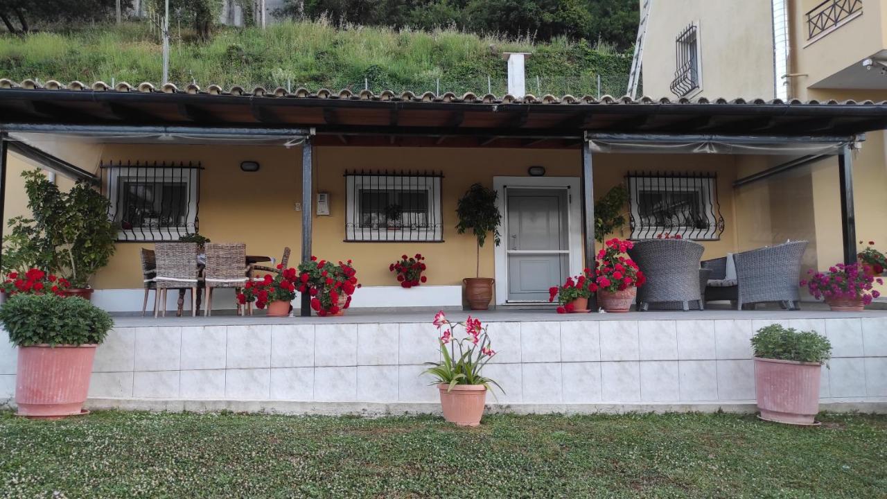 VátosErmones Little House公寓 外观 照片